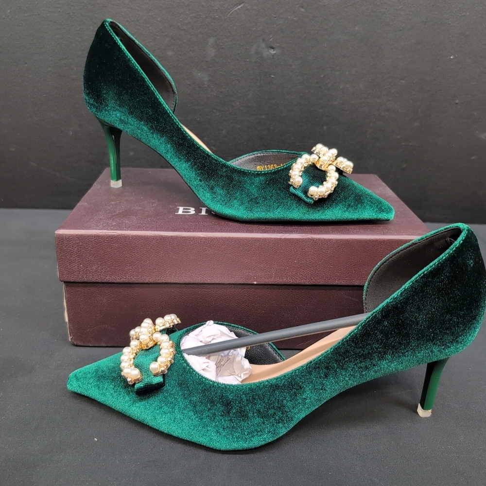 BIGTREE Velvet Pointed Toe Side Hollow Crystal Buckle Heels Pump 9.5-10 Green